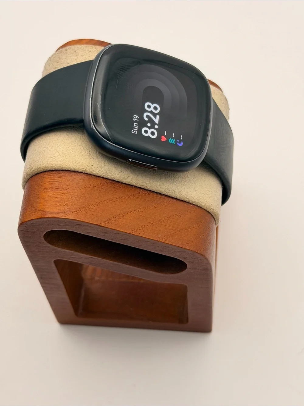 Fitbit Versa 4, Tested, Very Good, Charger Included, Black, Smartwatch, Fitness